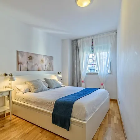 Apartamento&piscina Cerca De Barcelona Appartement *